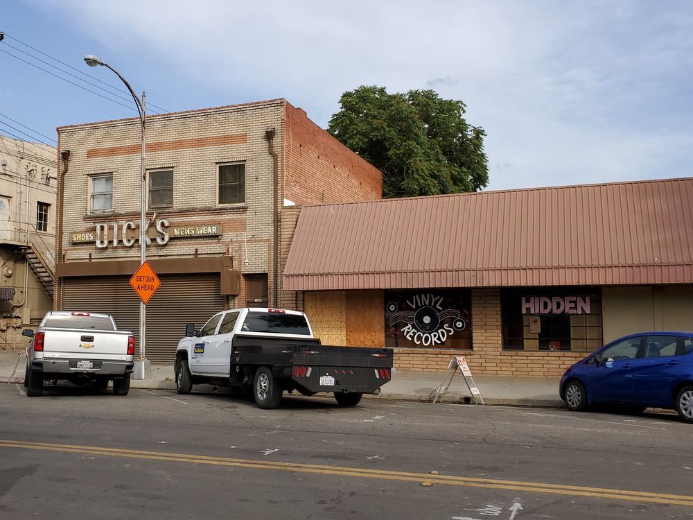 Mixed Use CRE For Sale | Retail 5 Units & Apartment 11 Units | Fresno, CA: 1518 Kern St, Fresno, CA 93706